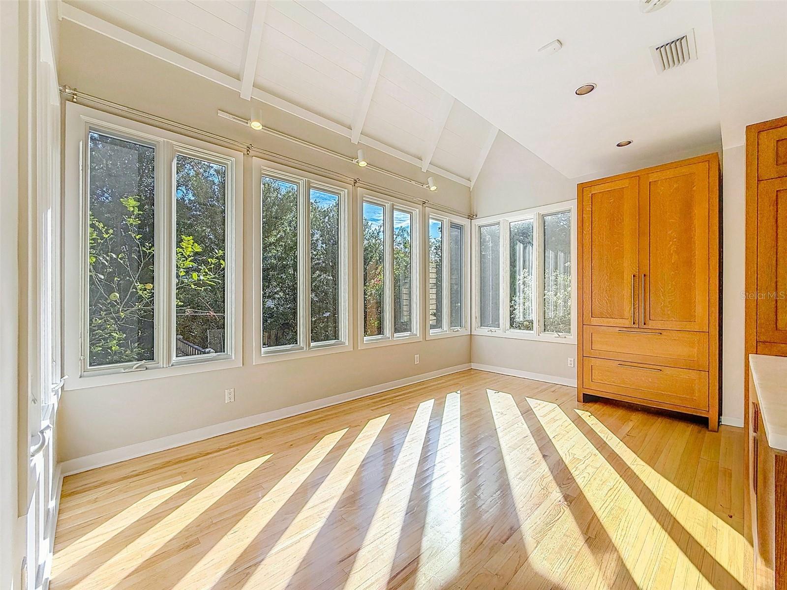 AUTUMN WOODS-UNIT III - Residential Lease