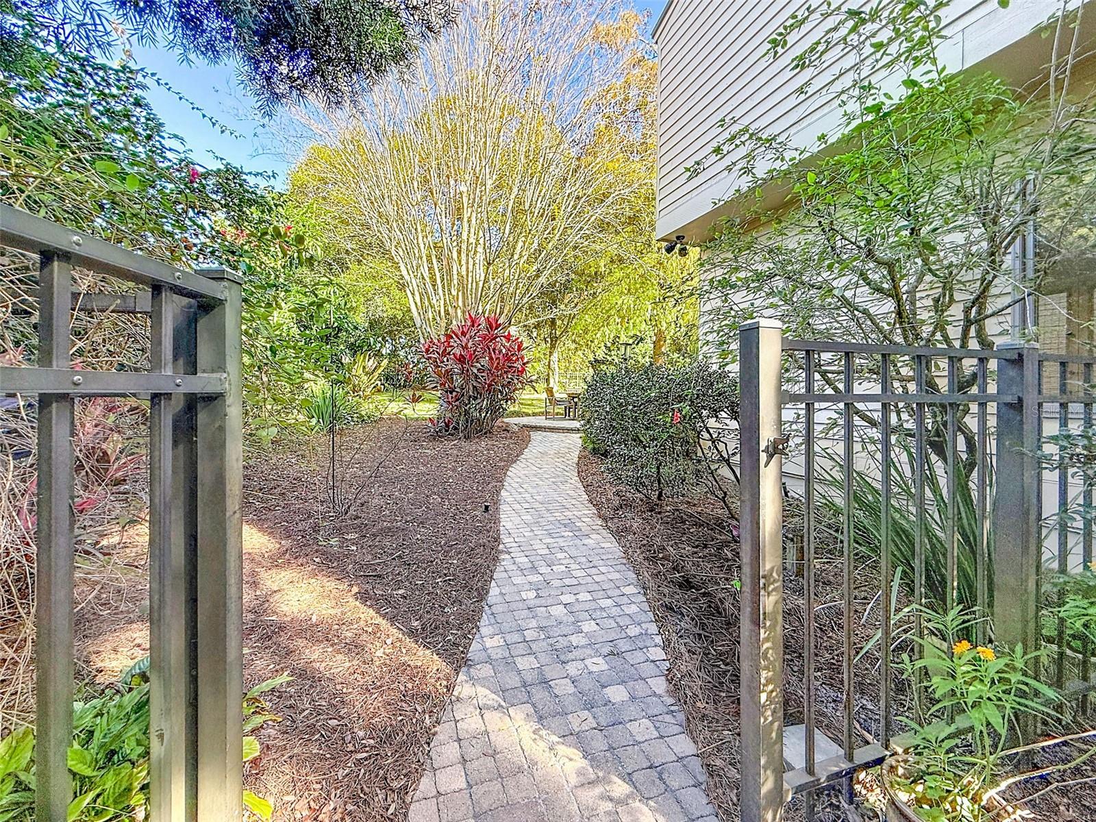 AUTUMN WOODS-UNIT III - Residential Lease