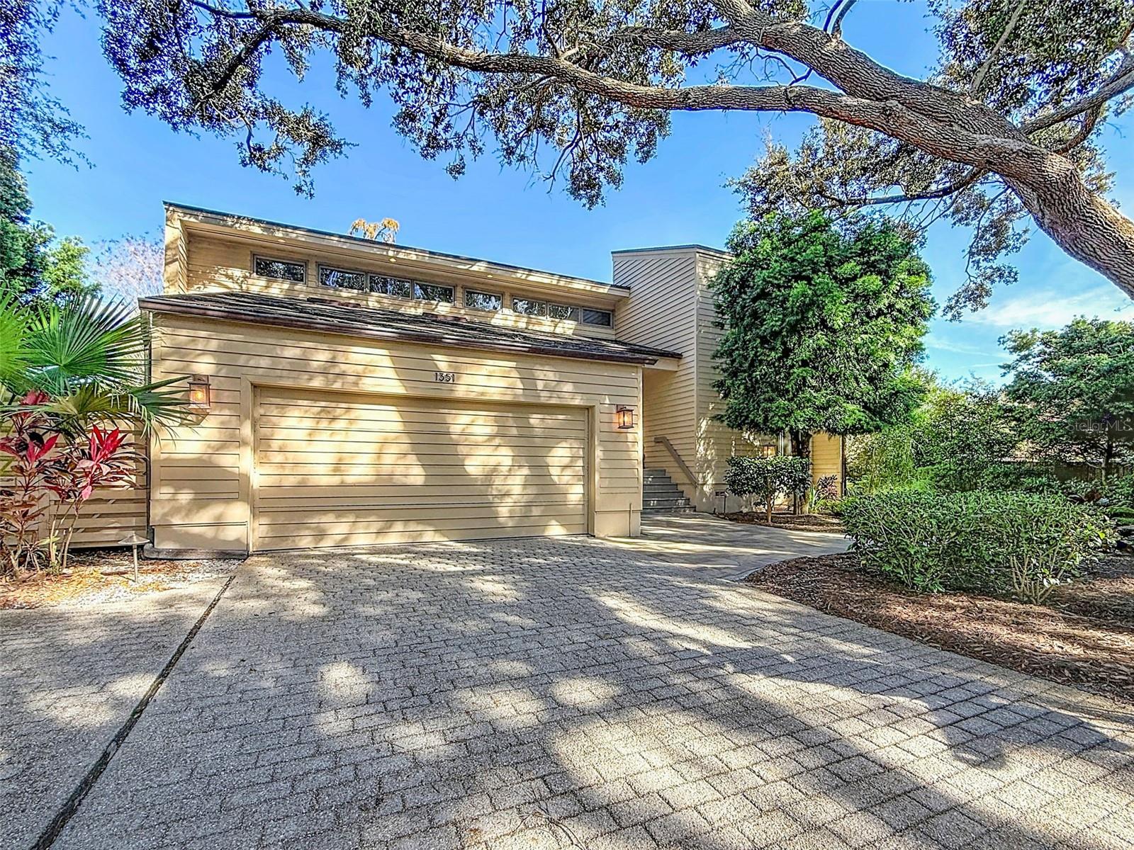 AUTUMN WOODS-UNIT III - Residential Lease