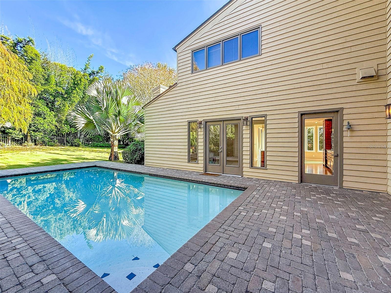 AUTUMN WOODS-UNIT III - Residential Lease