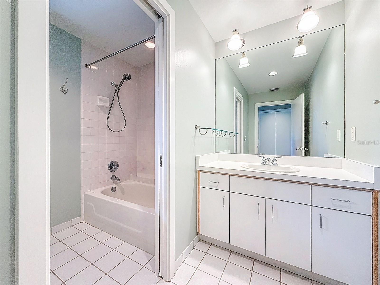 AUTUMN WOODS-UNIT III - Residential Lease