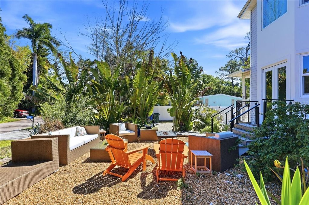 Photo of 2538 Trinidad Street, Sarasota, FL 34231 (MLS # A4686703)