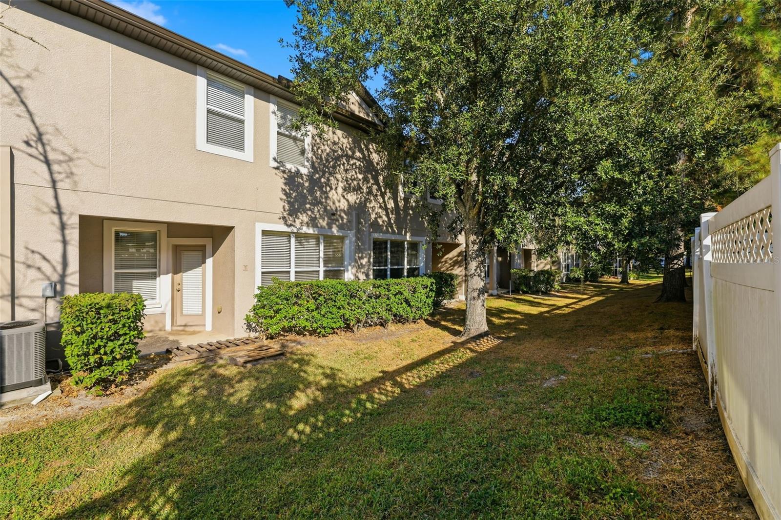 SEVEN OAKS - Residential