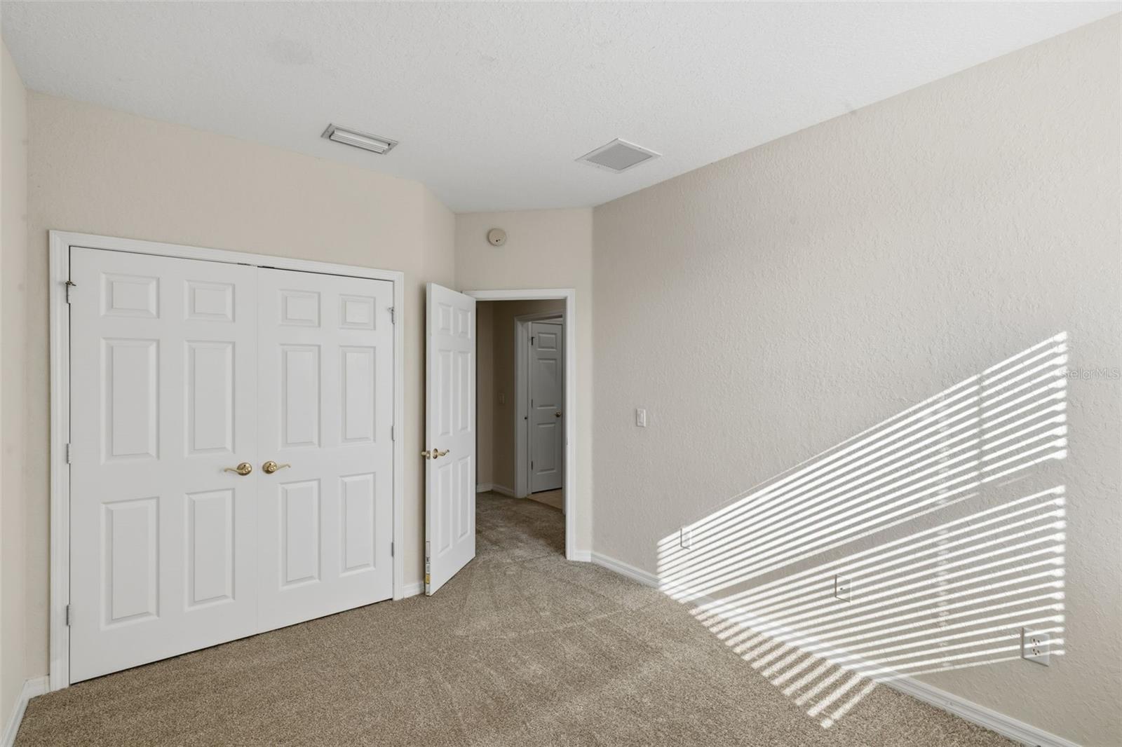 SEVEN OAKS - Residential