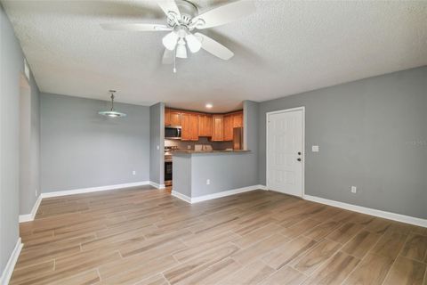 Condominium in TEMPLE TERRACE FL 6012 LAKETREE LANE 14.jpg