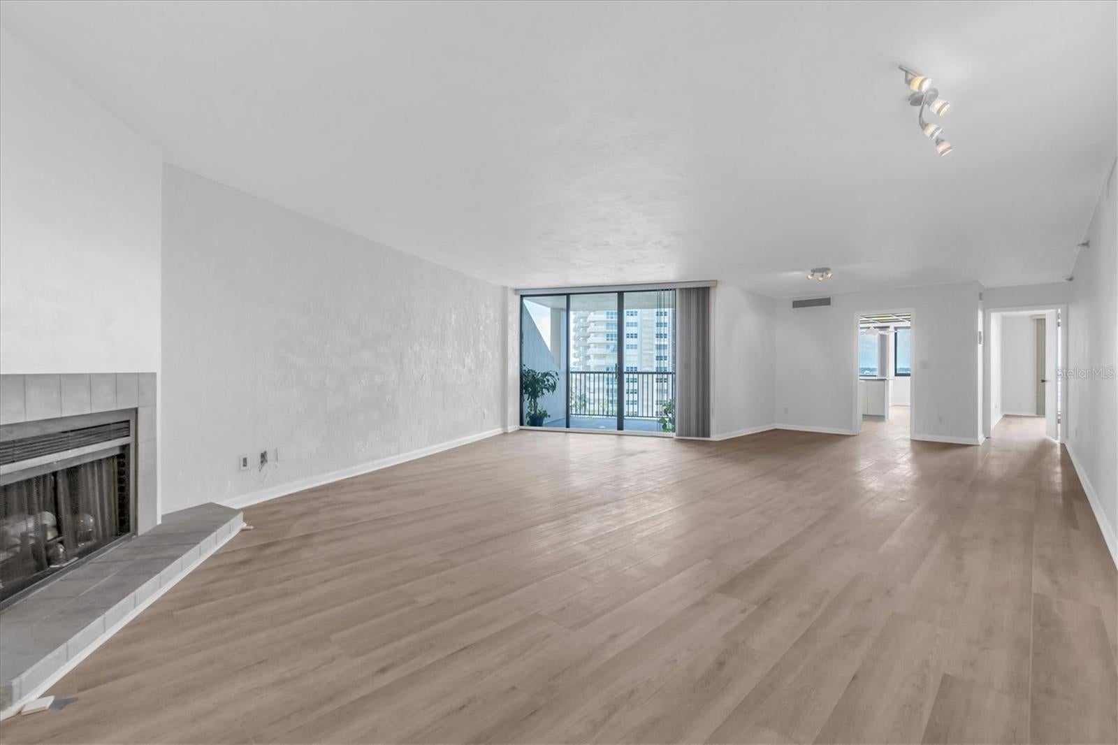 1600 GULF BOULEVARD 617