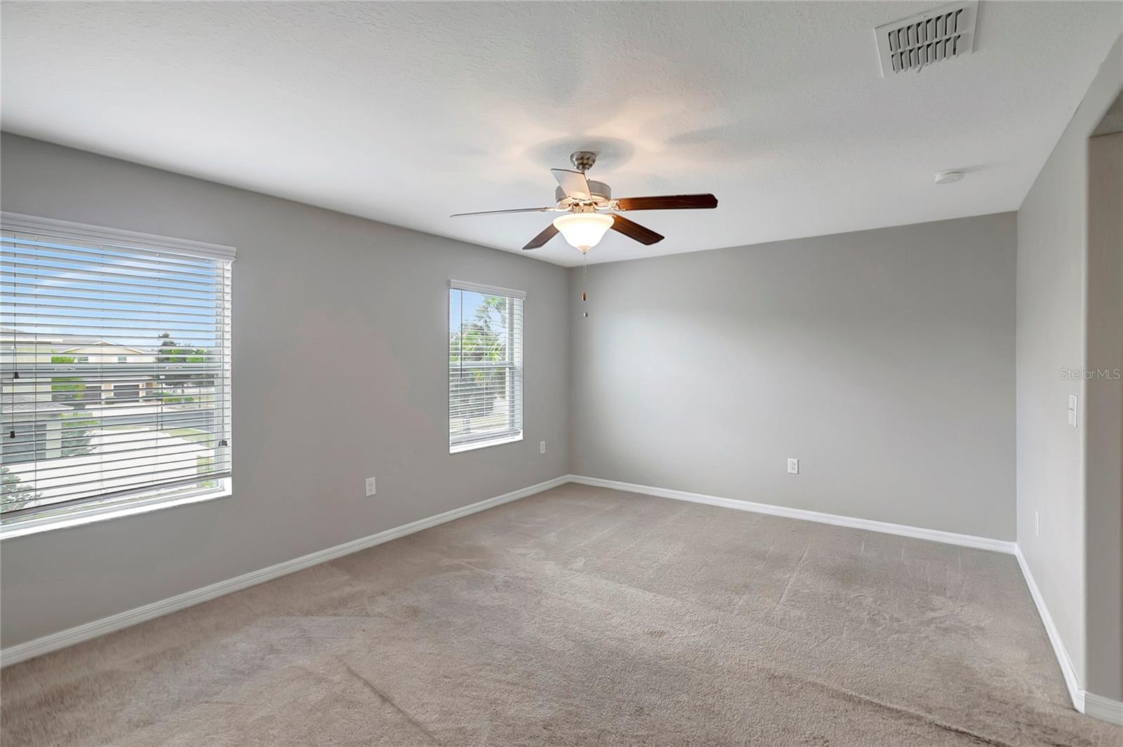 HAWKS POINT PH N TWNHMS - Residential