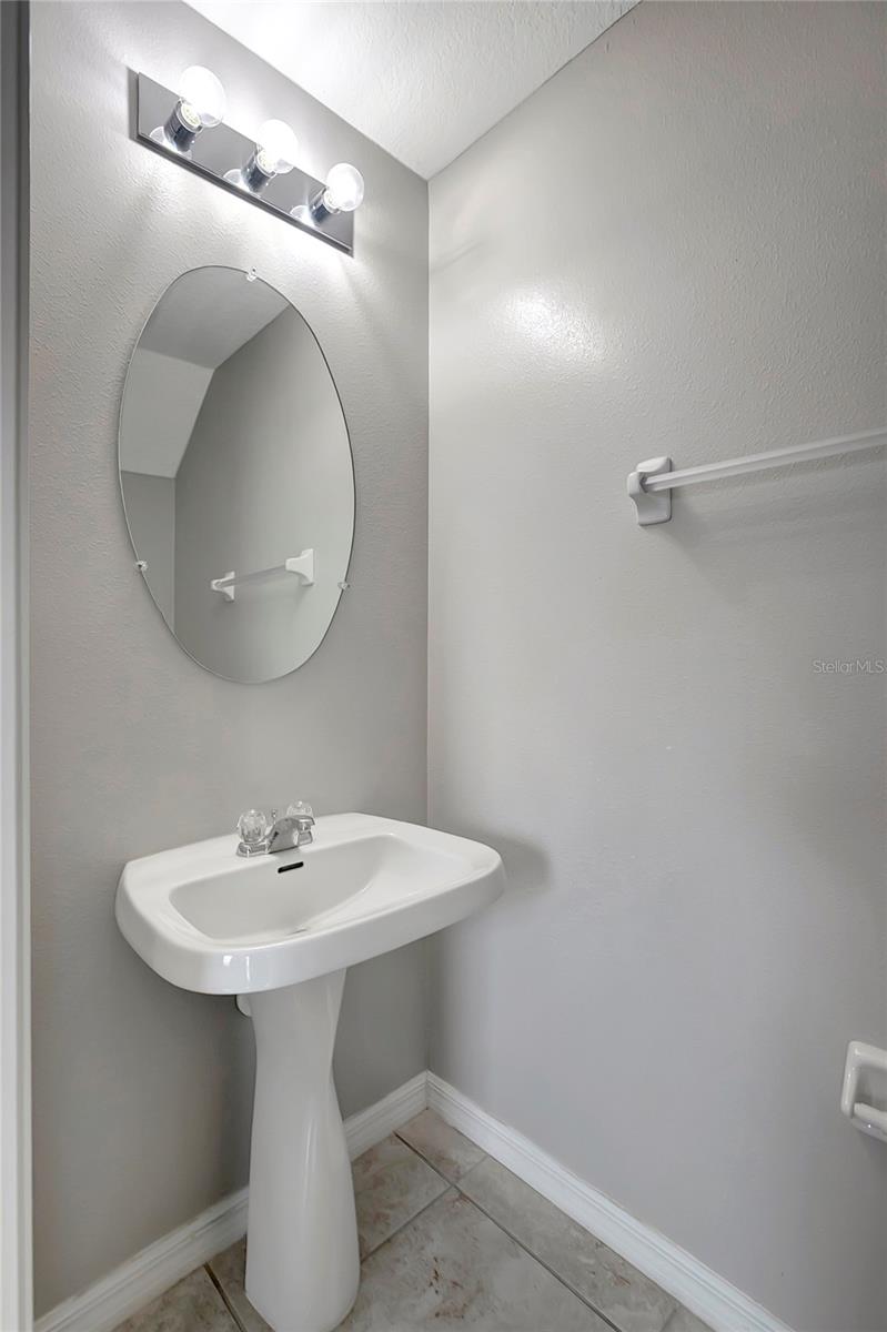 HAWKS POINT PH N TWNHMS - Residential