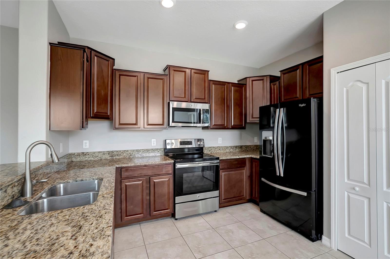 HAWKS POINT PH N TWNHMS - Residential