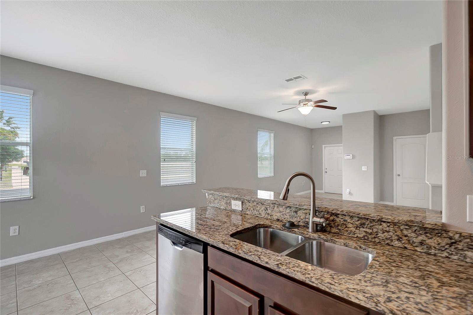 HAWKS POINT PH N TWNHMS - Residential