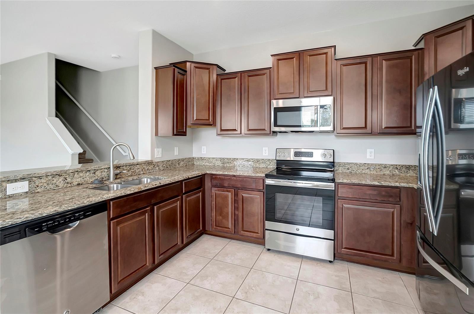 HAWKS POINT PH N TWNHMS - Residential