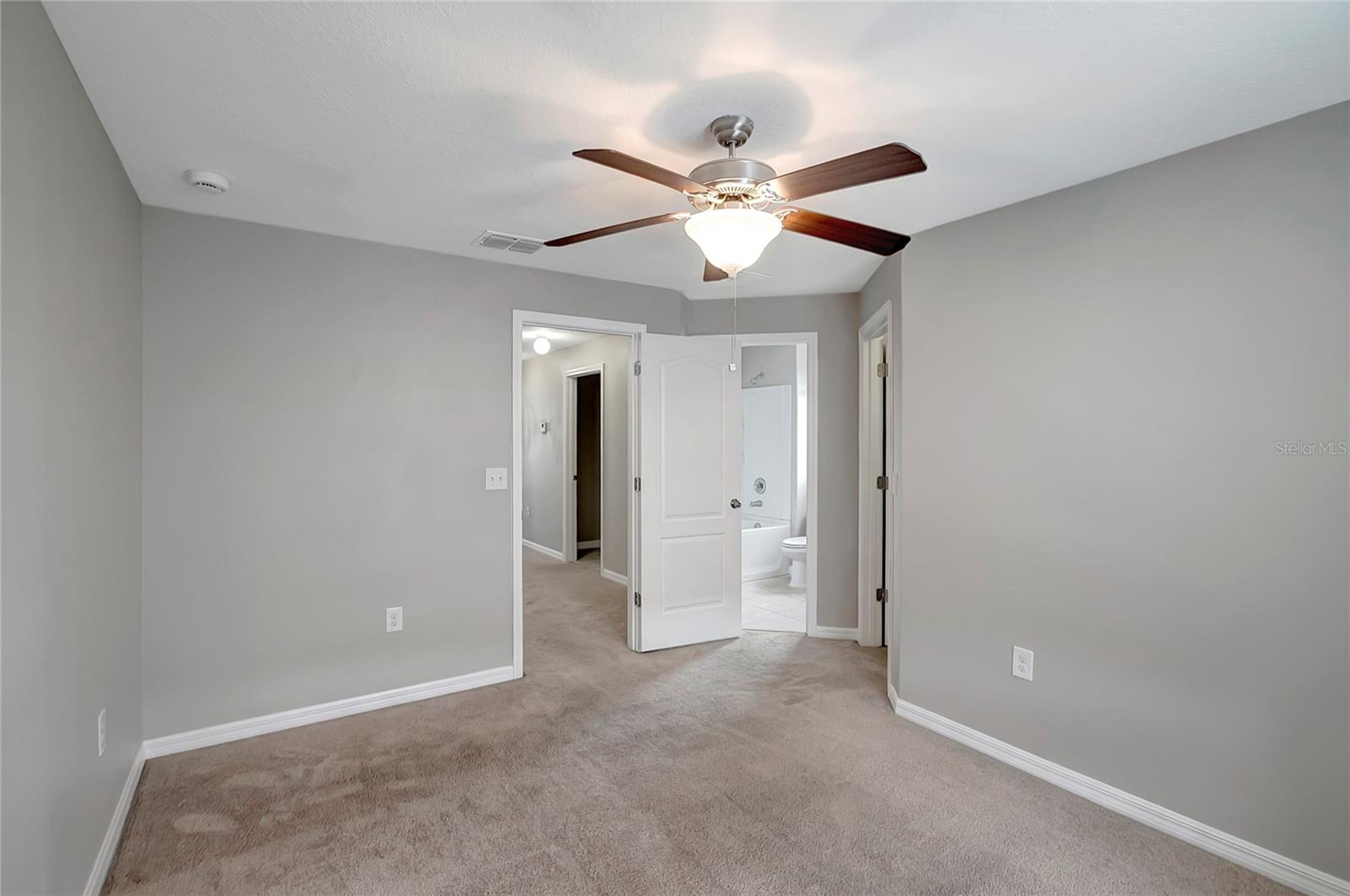 HAWKS POINT PH N TWNHMS - Residential