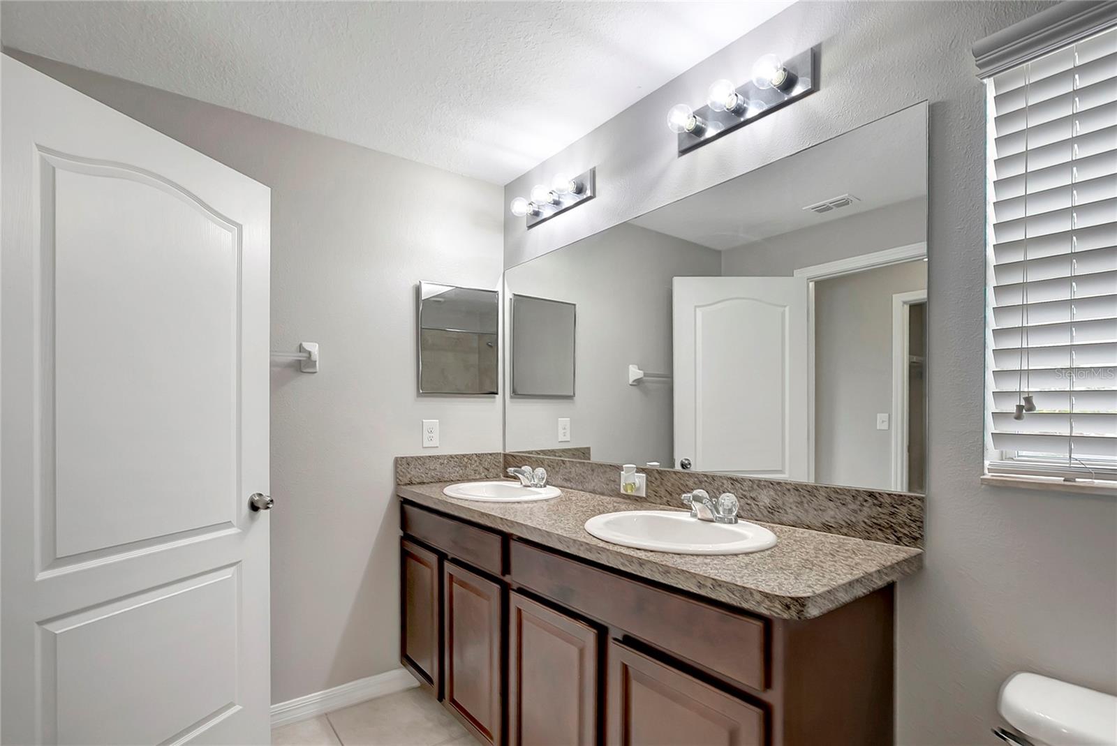 HAWKS POINT PH N TWNHMS - Residential