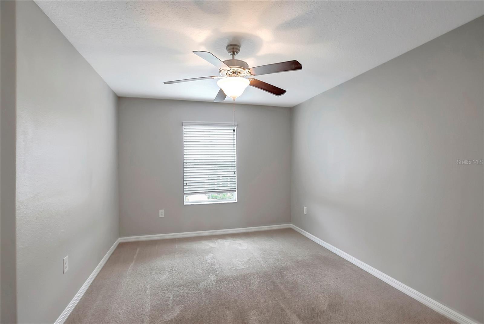 HAWKS POINT PH N TWNHMS - Residential