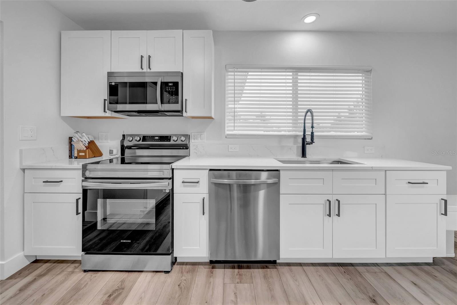 COLONIAL PARKS REP - Residential Lease