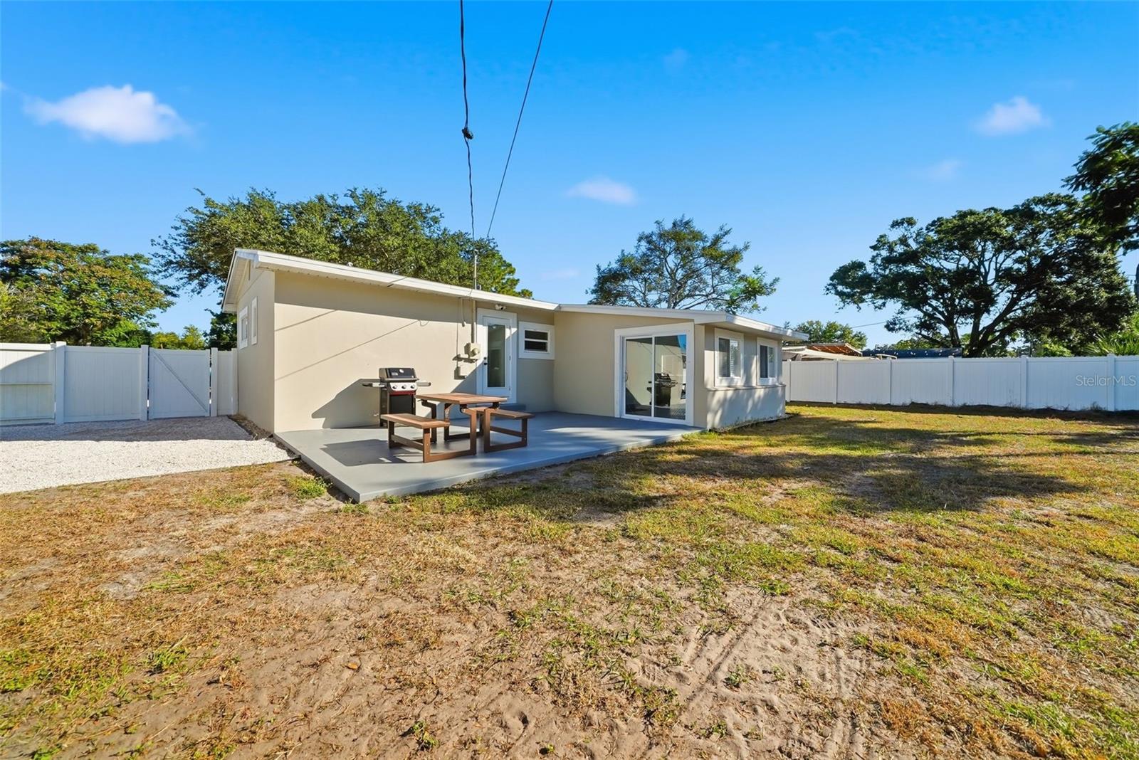 COLONIAL PARKS REP - Residential Lease