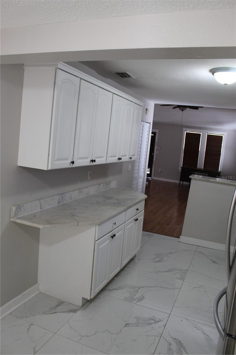 LA PALOMA - Residential Lease