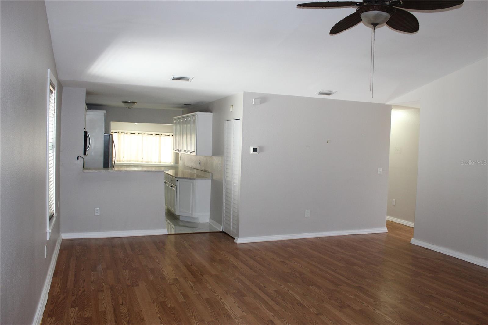 LA PALOMA - Residential Lease