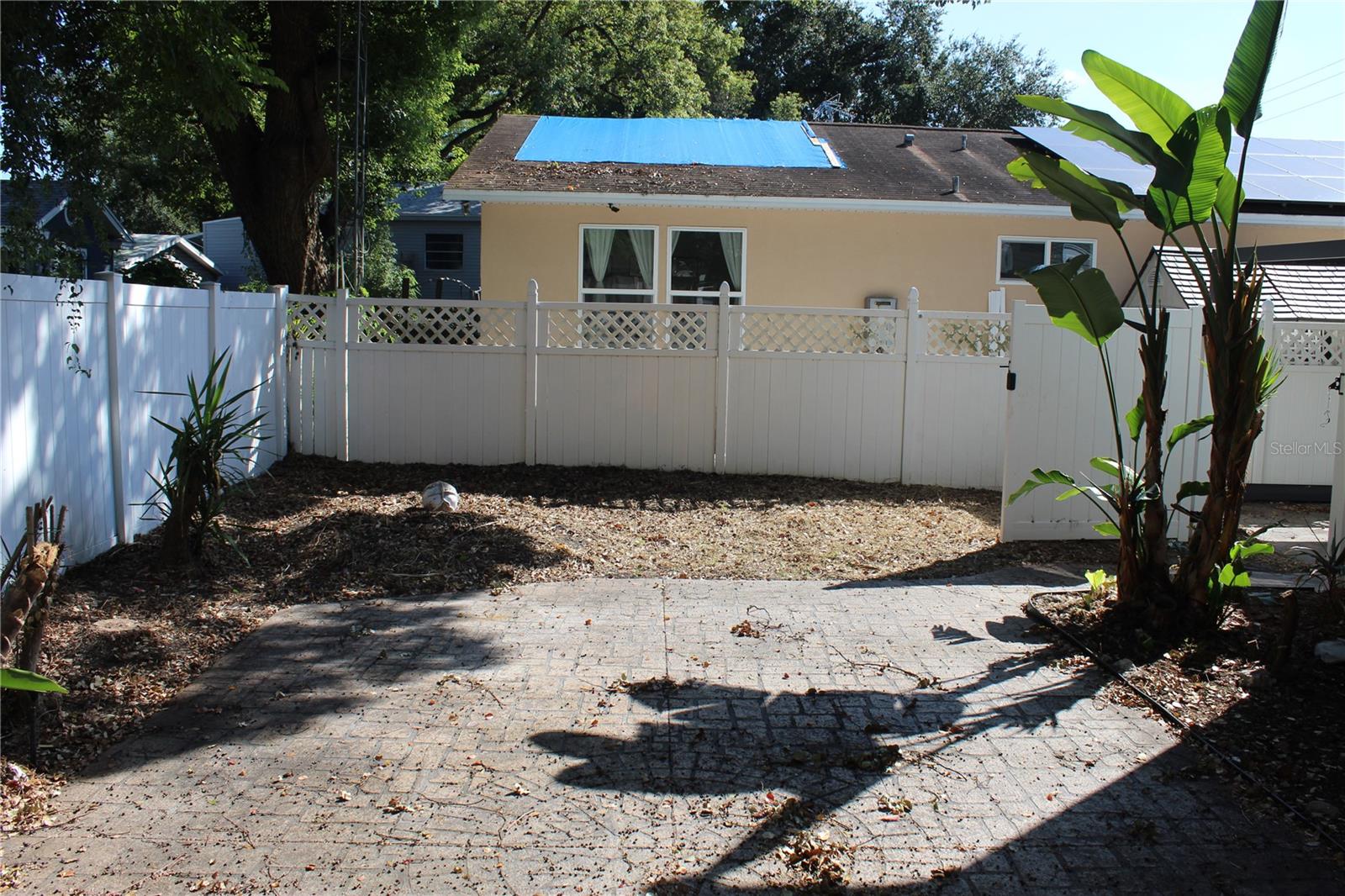 LA PALOMA - Residential Lease