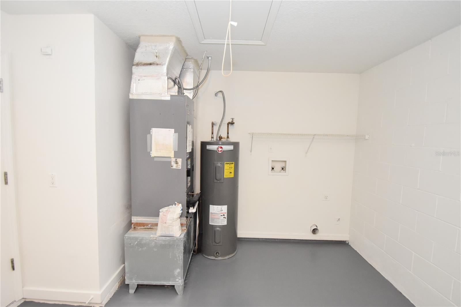 LEHIGH WOODS - Residential Lease