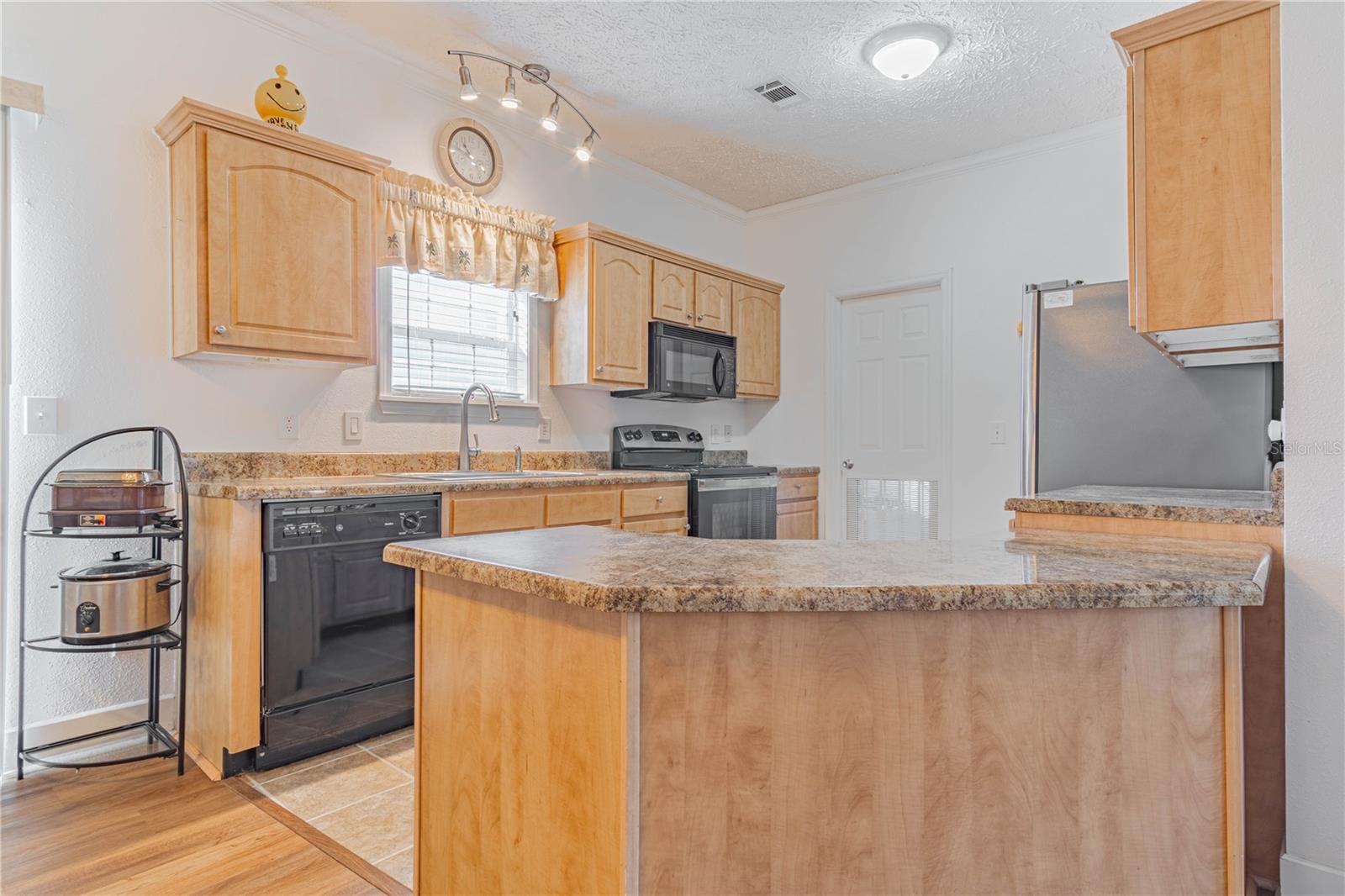 DERBY OAKS - Residential