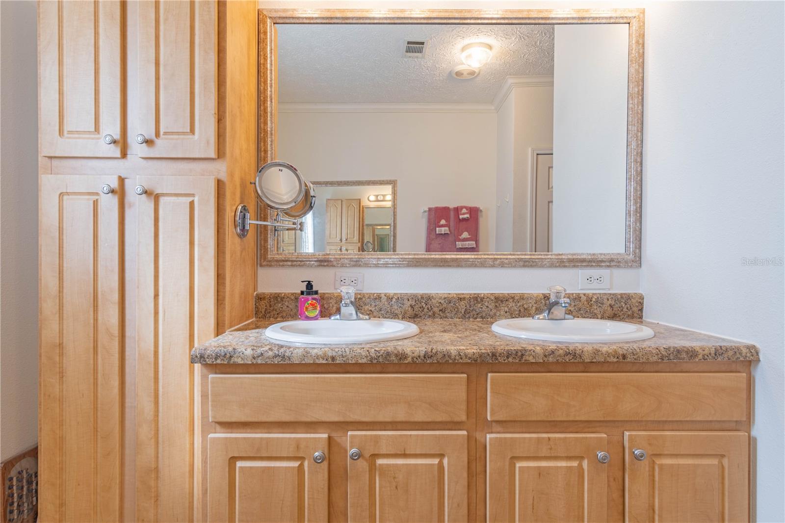 DERBY OAKS - Residential