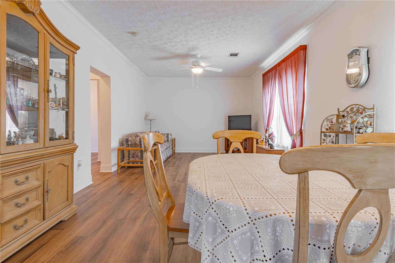 DERBY OAKS - Residential