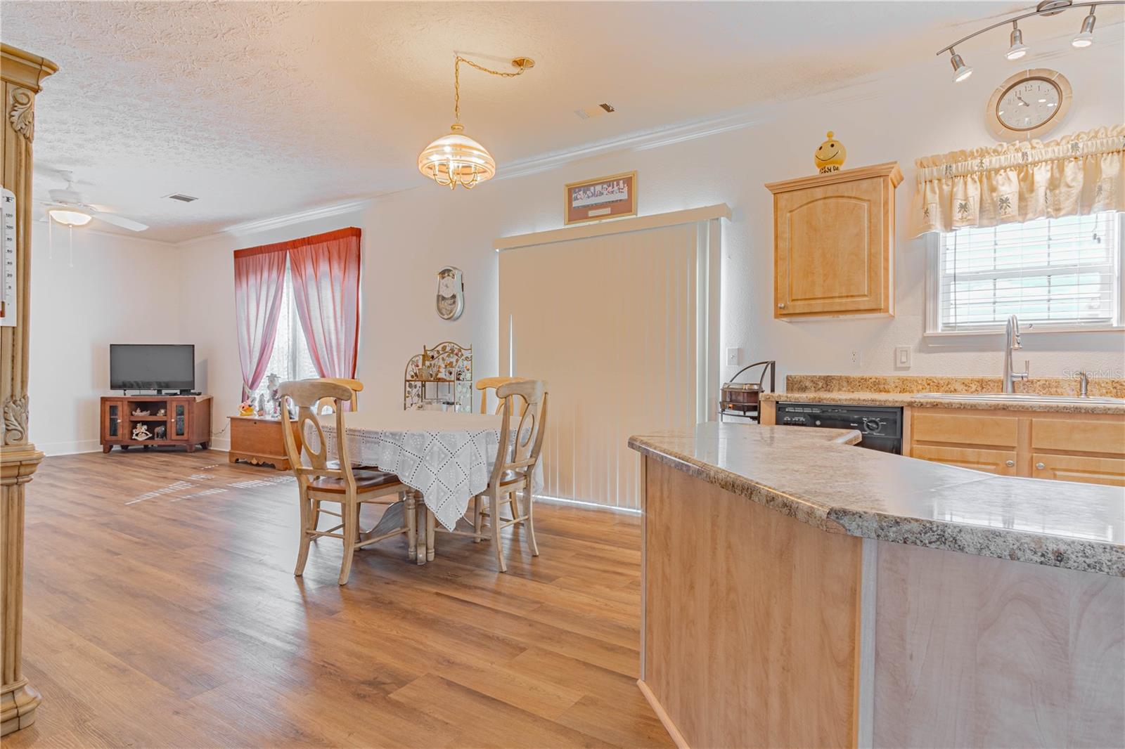 DERBY OAKS - Residential