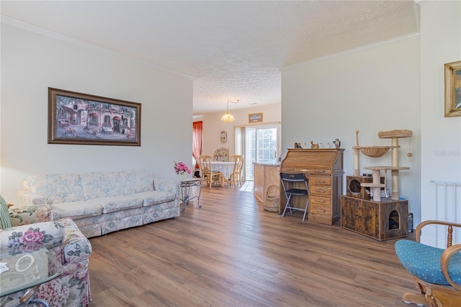 DERBY OAKS - Residential