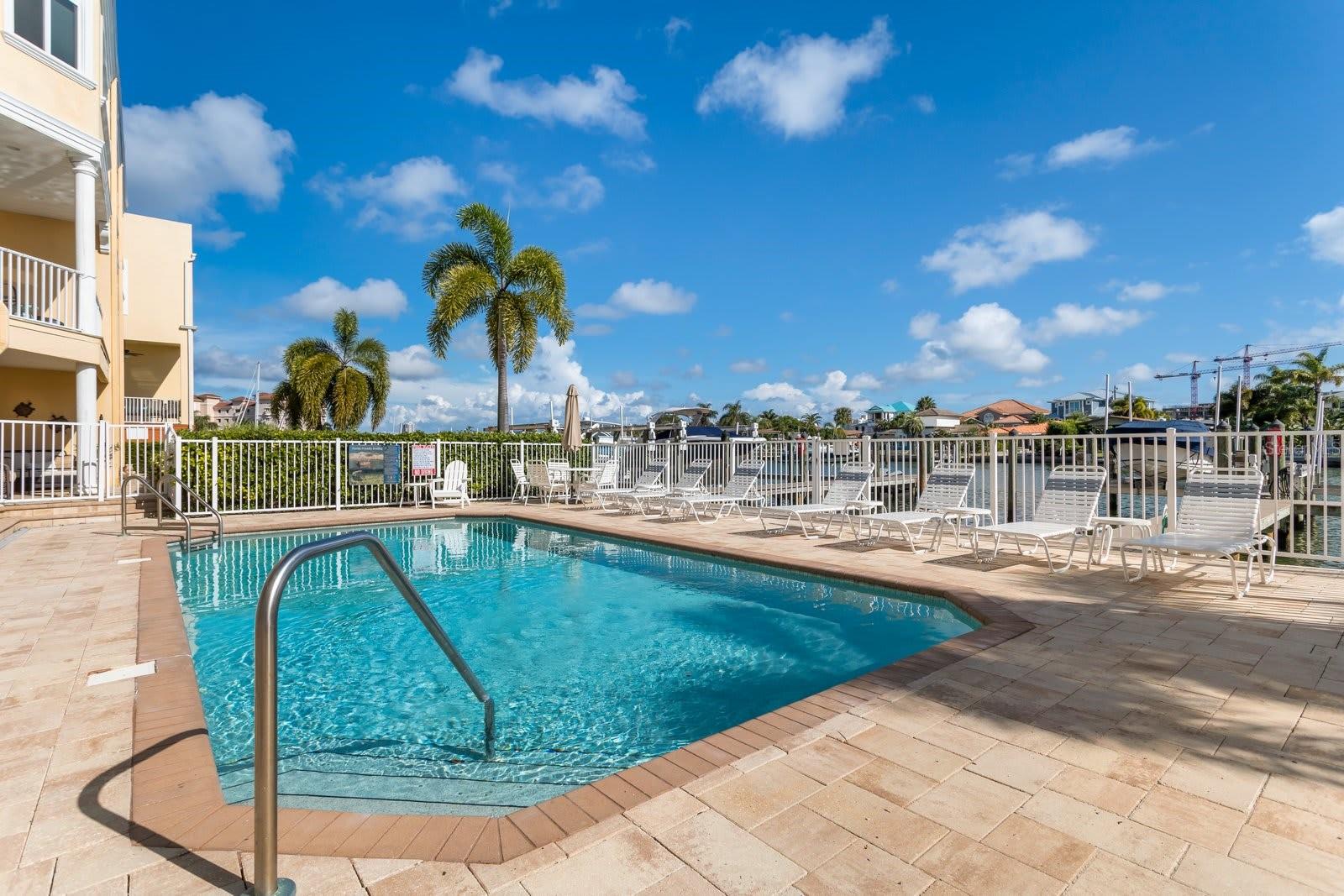 PARADISE COVE - Residential