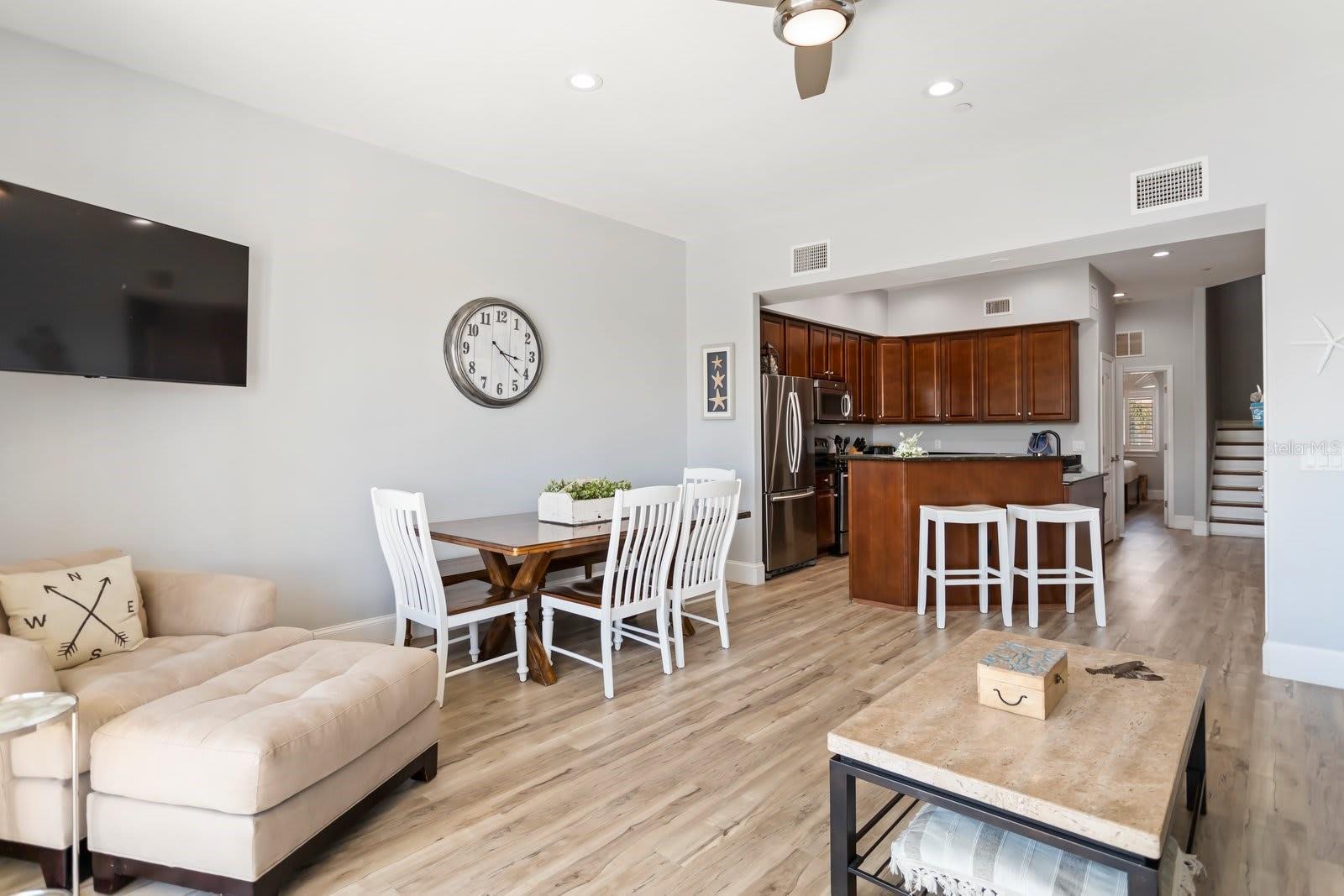 PARADISE COVE - Residential