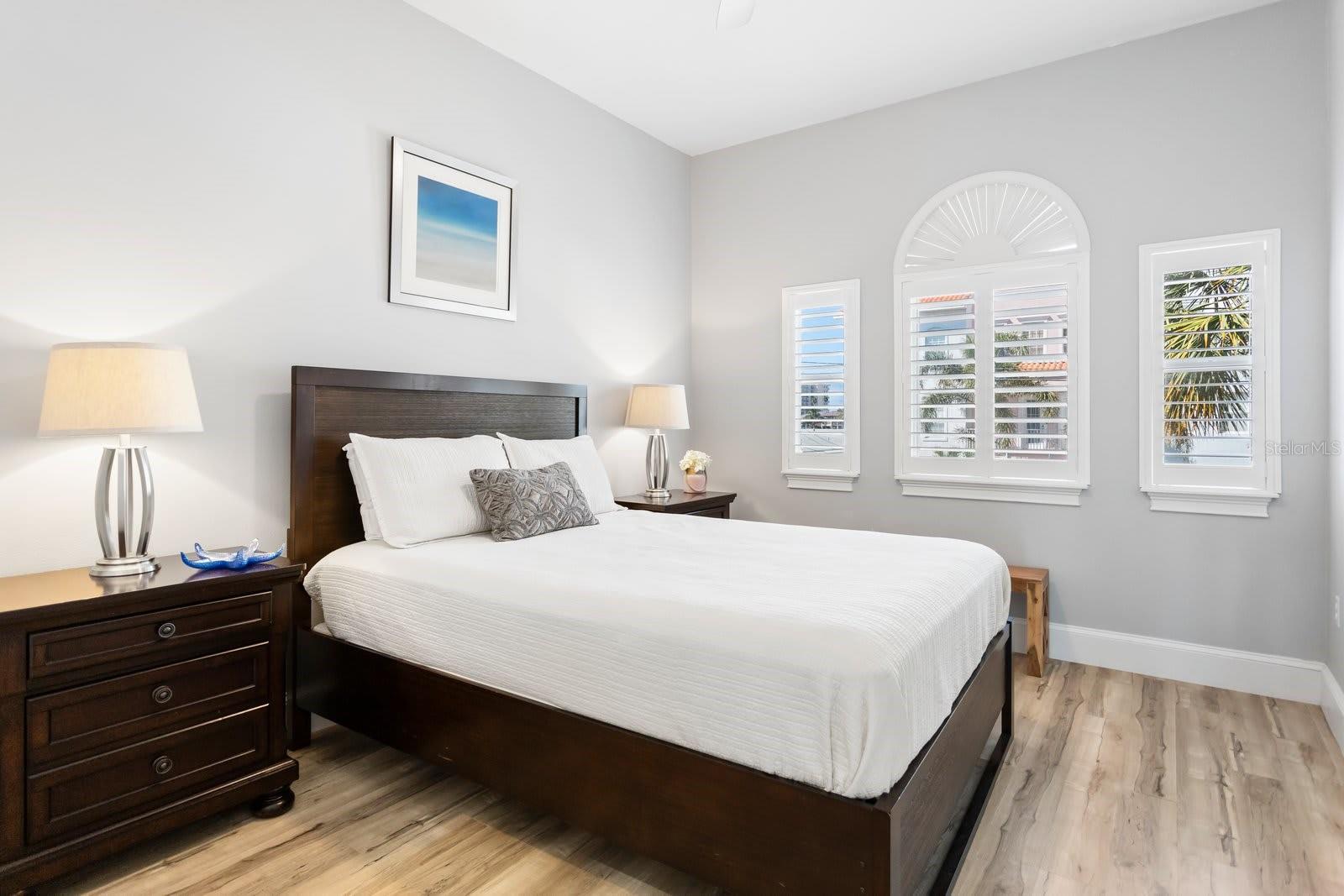 PARADISE COVE - Residential