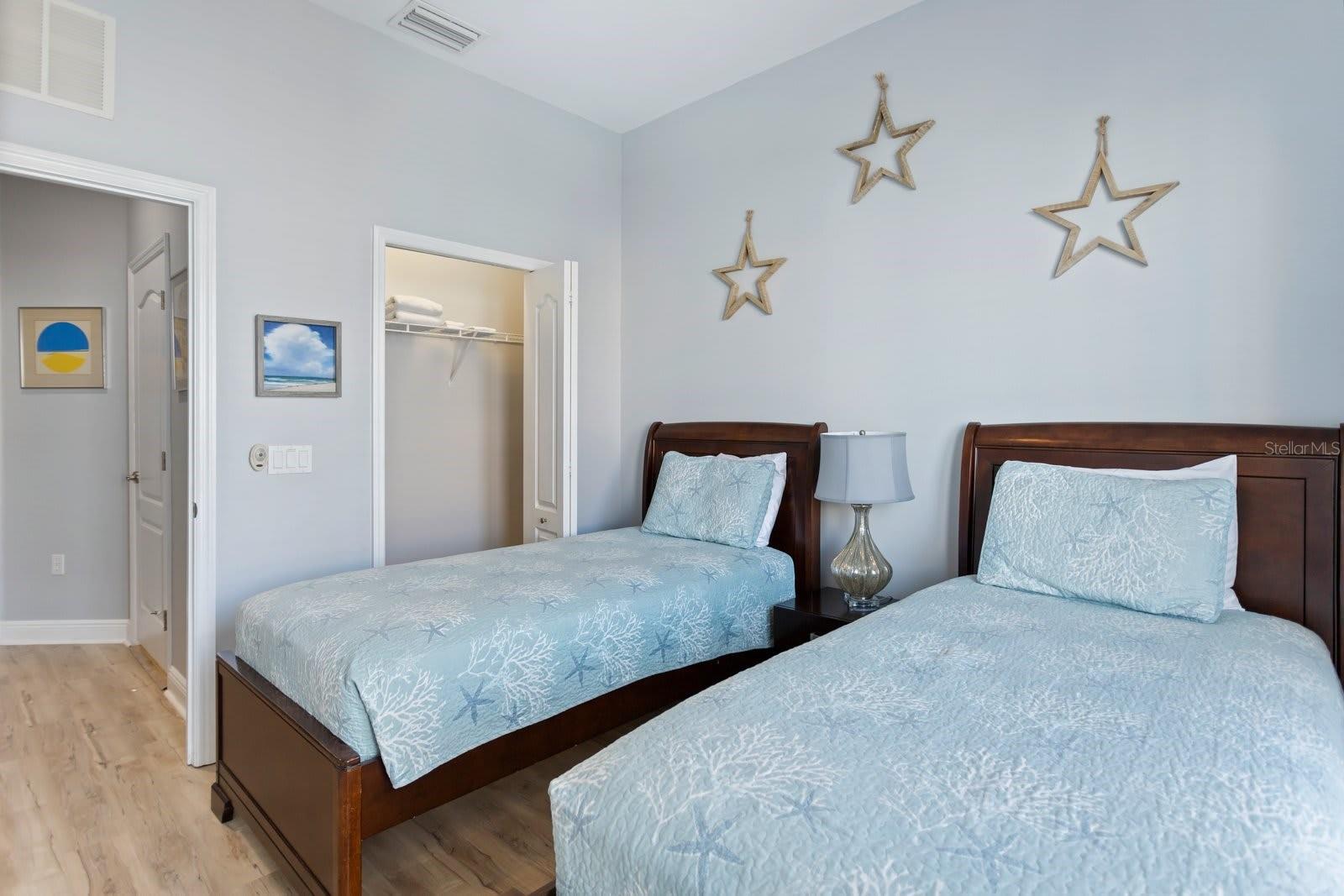 PARADISE COVE - Residential