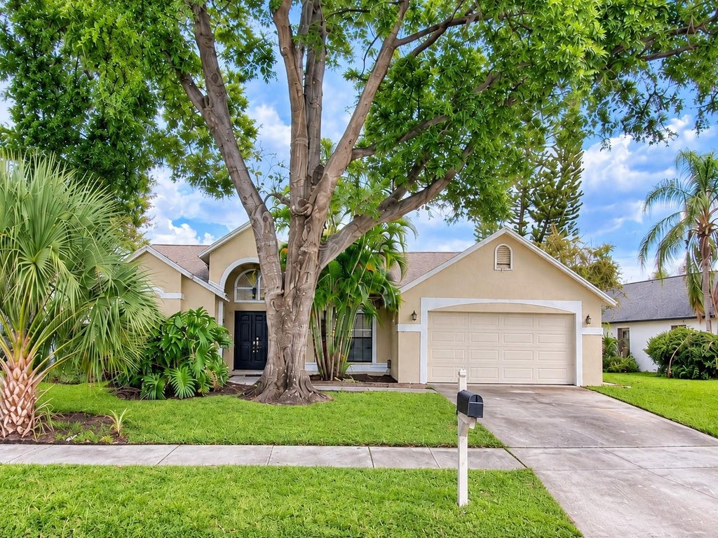 Photo of 1912 Elk Spring Drive, Brandon, FL 33511 (MLS # TB8549078)