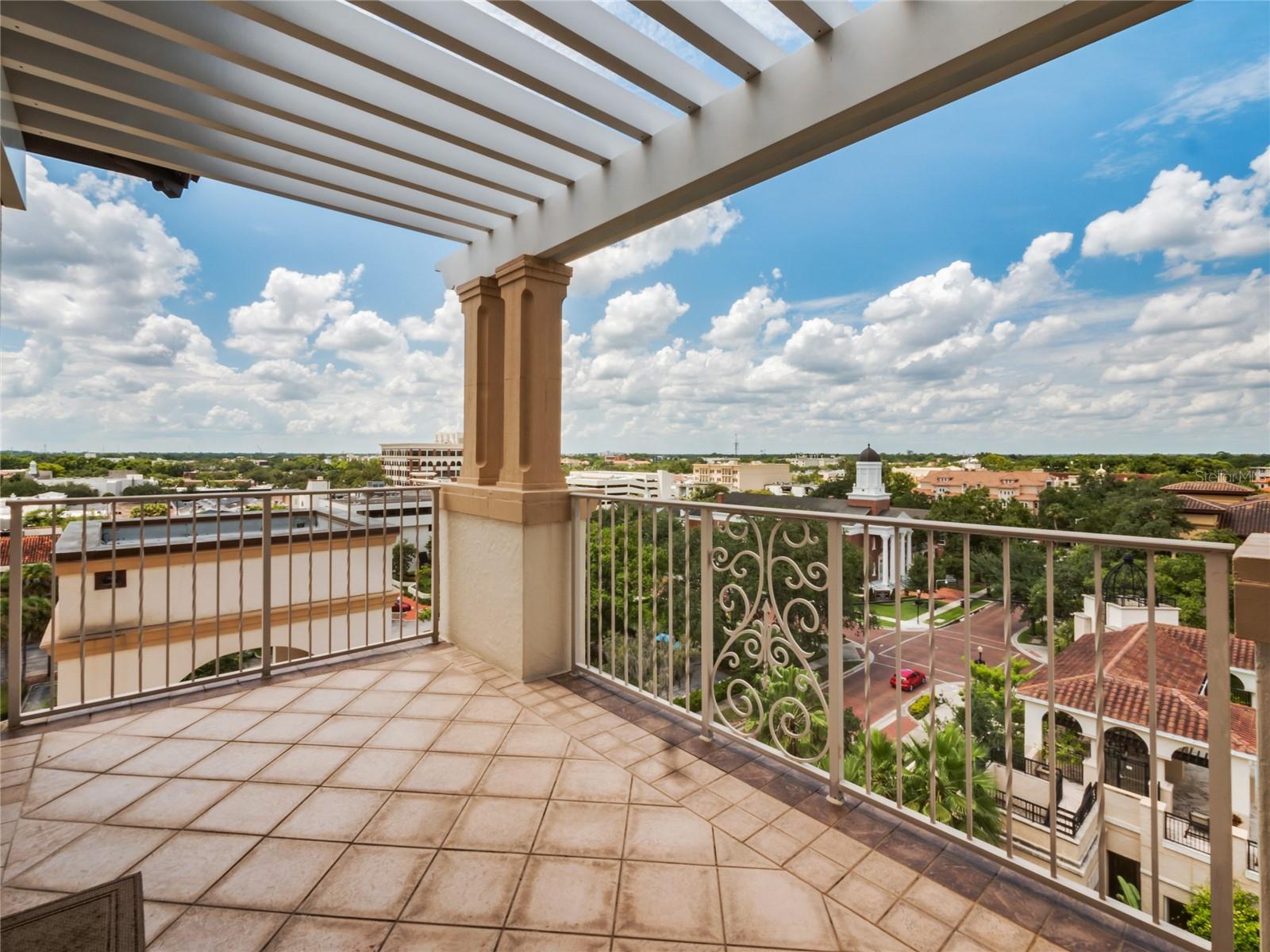 RESIDENCES CONDO - Residential