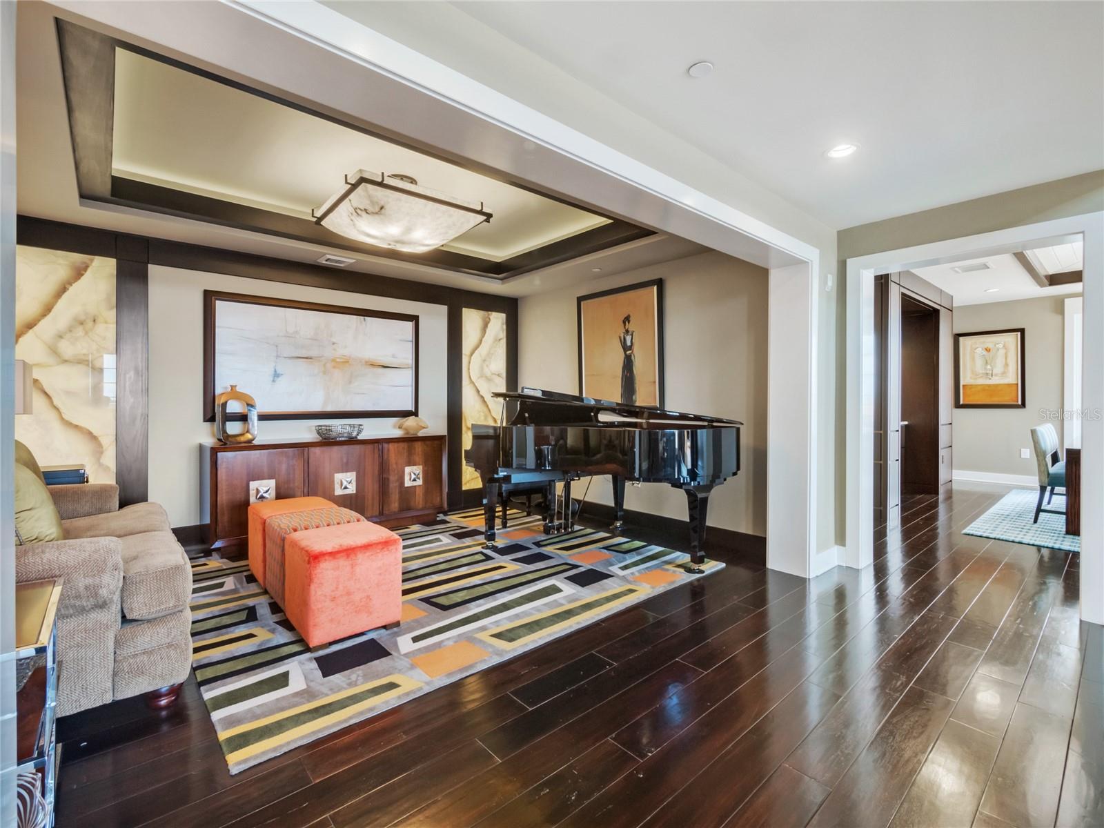 RESIDENCES CONDO - Residential