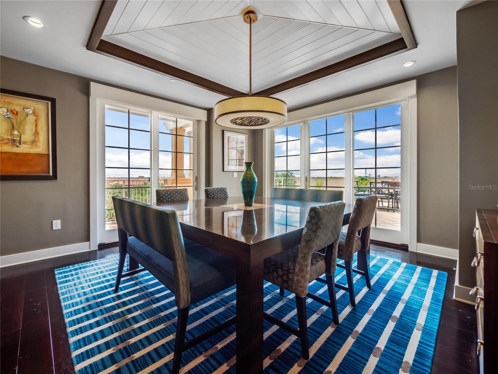 RESIDENCES CONDO - Residential