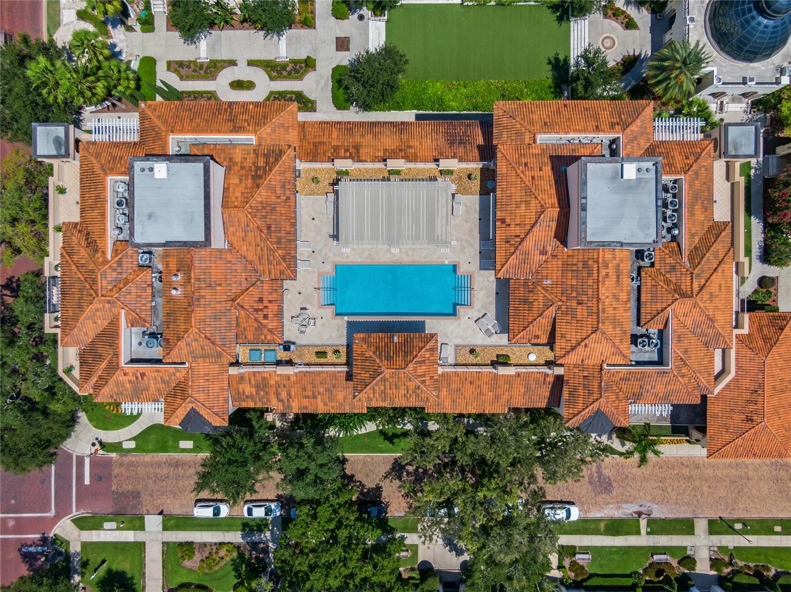 RESIDENCES CONDO - Residential