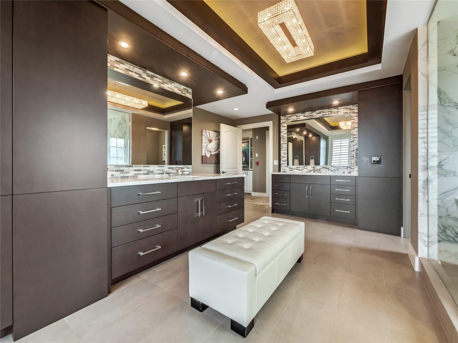 RESIDENCES CONDO - Residential