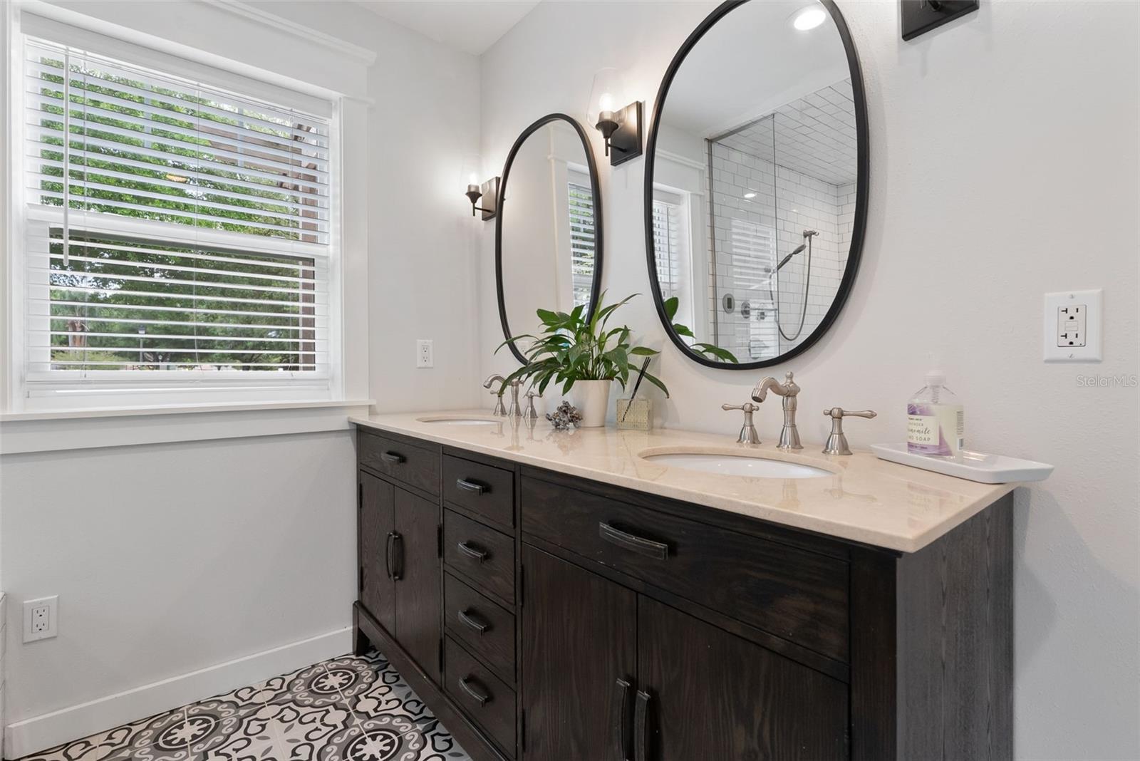 SHADOW BAY SPGS - Residential