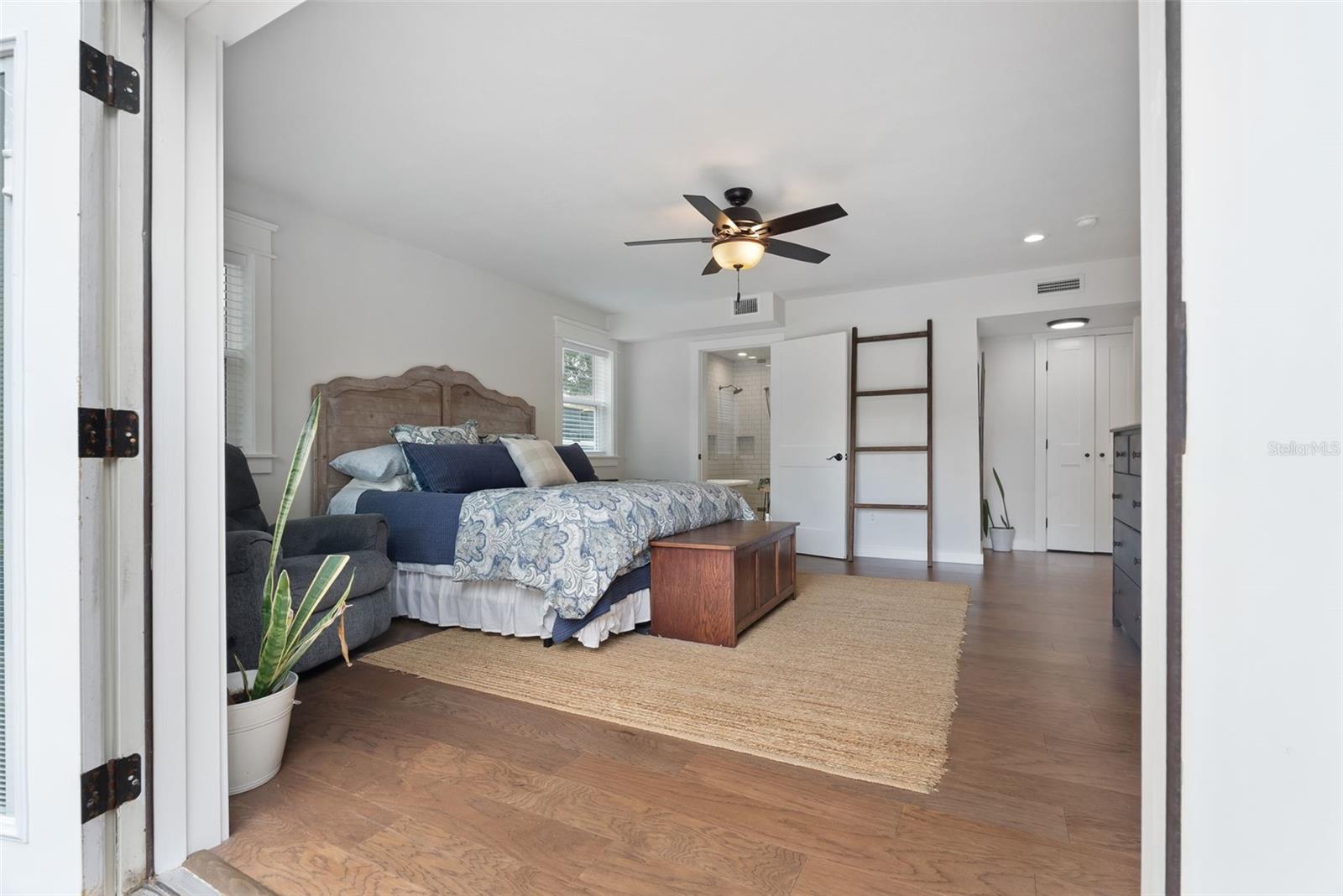 SHADOW BAY SPGS - Residential