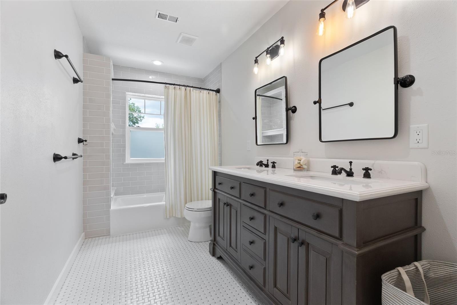 SHADOW BAY SPGS - Residential