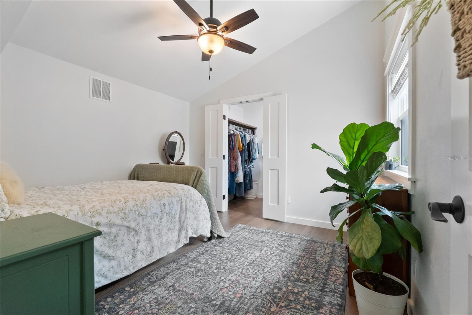 SHADOW BAY SPGS - Residential