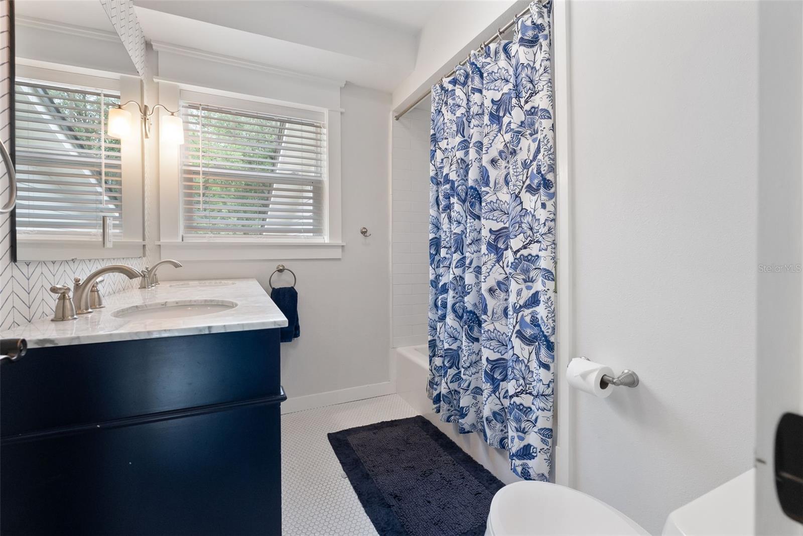 SHADOW BAY SPGS - Residential