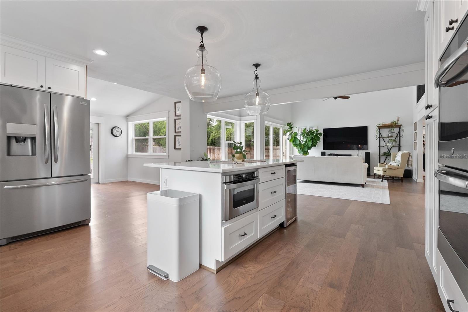 SHADOW BAY SPGS - Residential