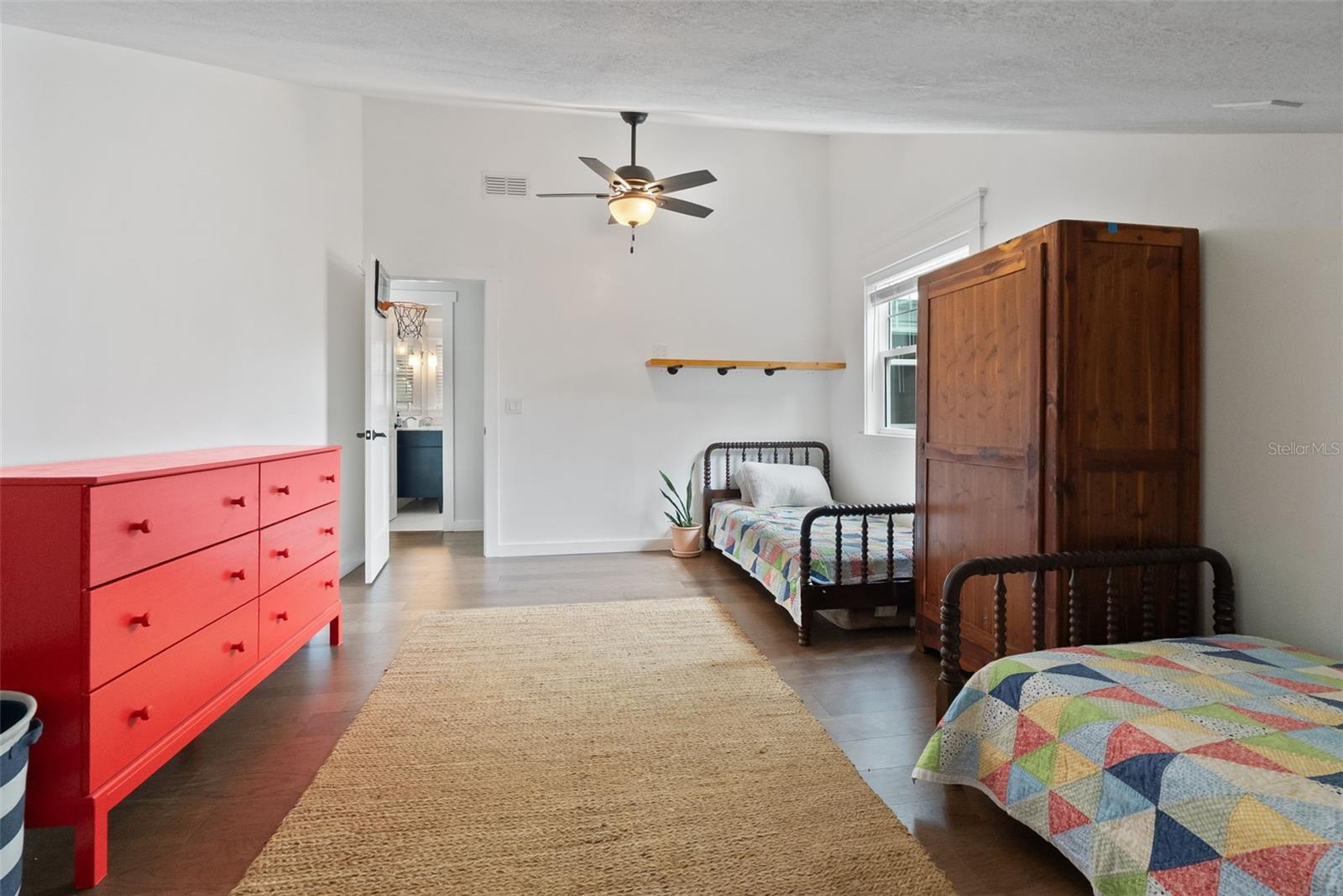 SHADOW BAY SPGS - Residential