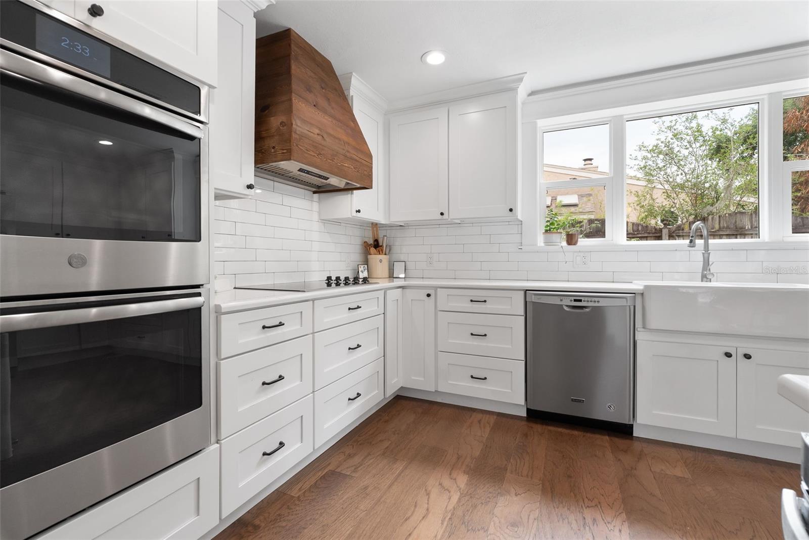 SHADOW BAY SPGS - Residential