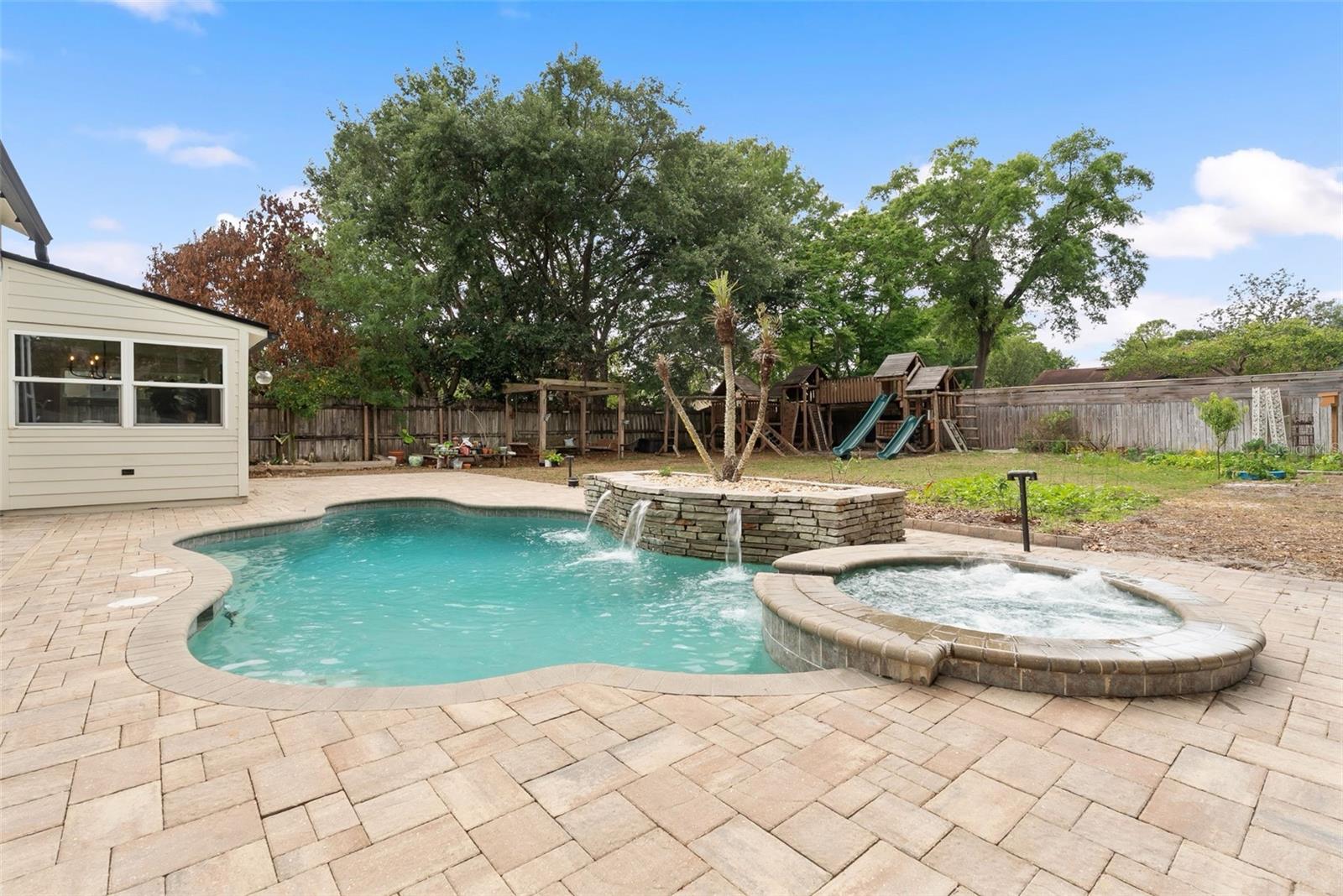 SHADOW BAY SPGS - Residential