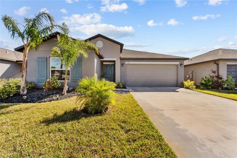 A home in WIMAUMA