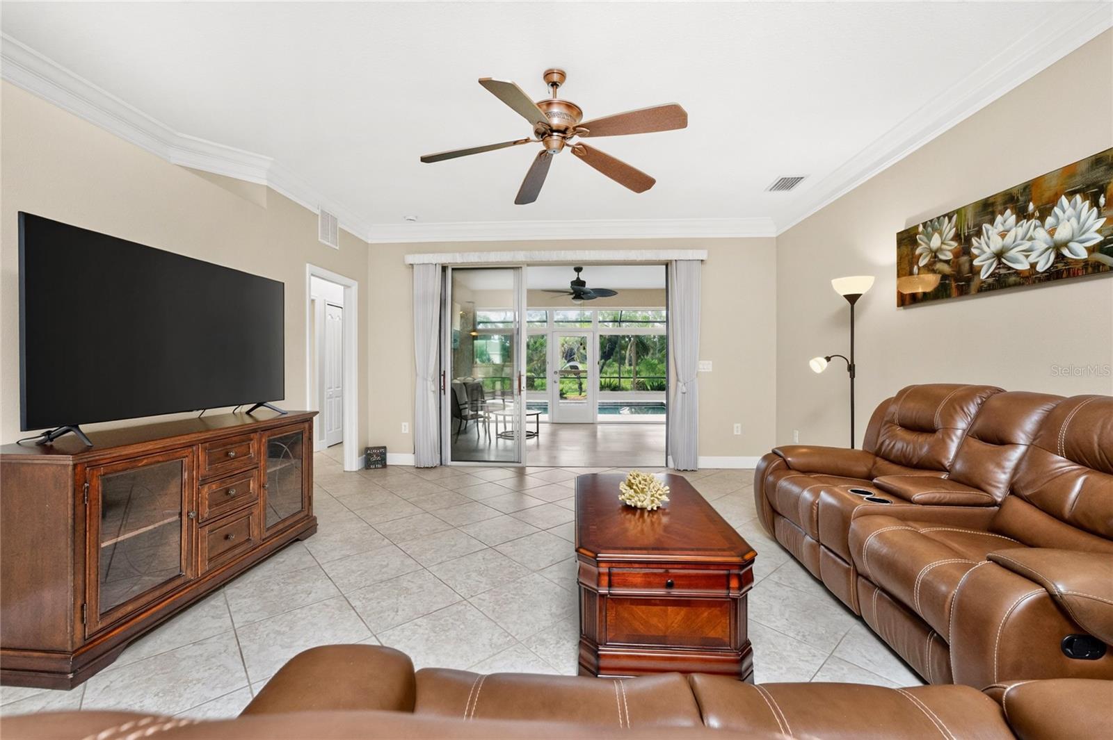 682 BARNACLE COURT